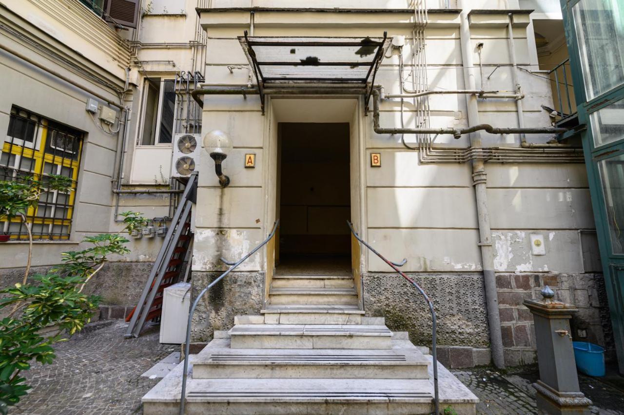 Via Cairoli 60 Apartman Nápoly Kültér fotó